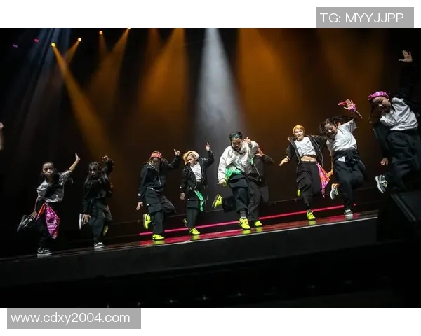 南京街舞队与西安街舞队赛后复盘探讨团队协作与默契的重要性