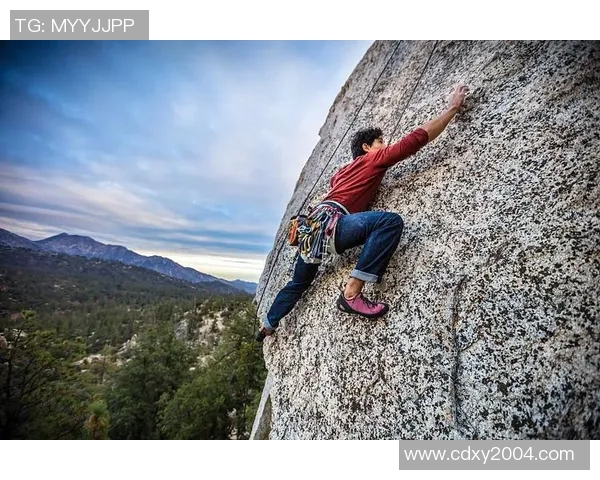 攀岩深度解析：揭秘上海攀岩队的战术边路渗透技巧与训练方法