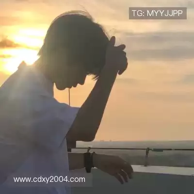 劳麟非